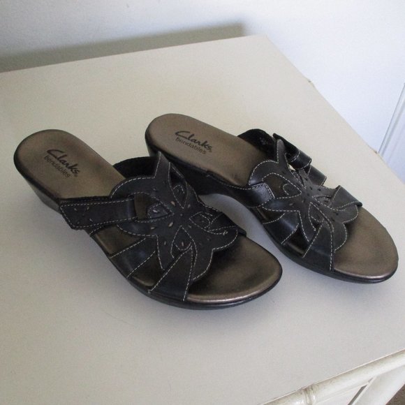 Clarks Bendables Womens Black Leather Slide Wedge Sandal - Size 7M - Picture 3 of 10